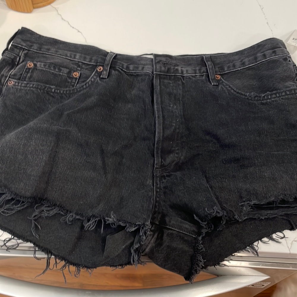Agolde Parker short vintage cut off. NWT